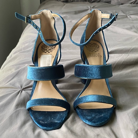 Vince Camuto Heels - Picture 1 of 2